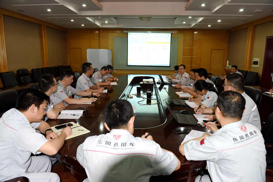 C:\Users\liangxq\Desktop\“三個(gè)報(bào)告”剛露面，鍛造廠員工為何討論的既熱烈又激烈？\鍛造廠分組討論1.jpg